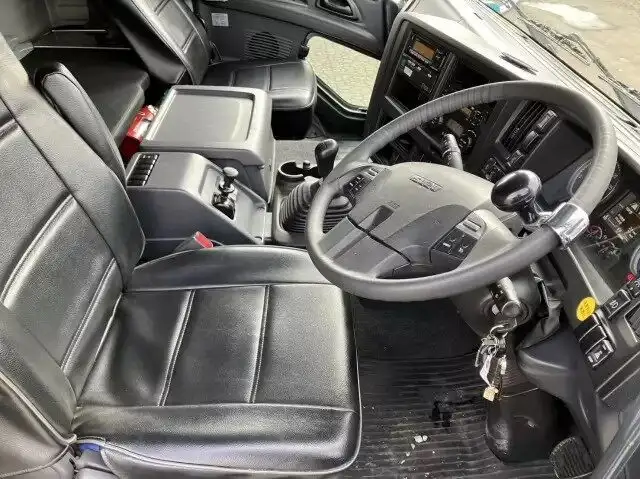 いすゞ ギガ 大型 トラクター 1デフ ベッドの中古トラック画像7