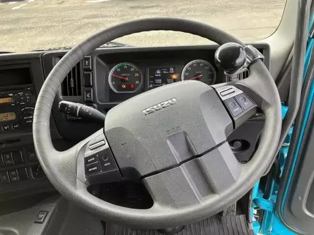 いすゞ ギガ 大型 トラクター 1デフ ベッドの中古トラック画像8