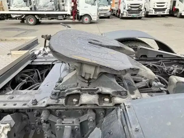 いすゞ ギガ 大型 トラクター 1デフ ベッドの中古トラック画像6