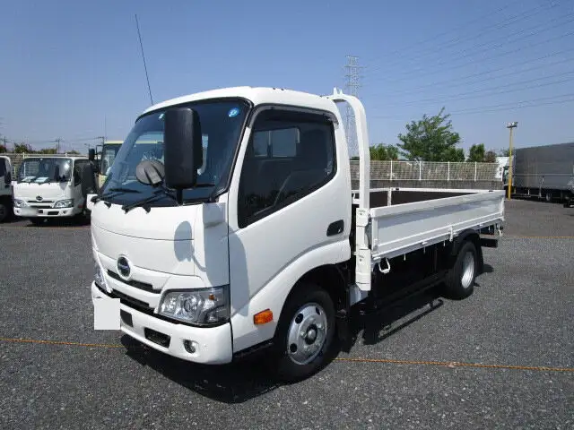日野 デュトロ 小型 平ボディ 2RG-XZU645M R5の中古トラック画像1