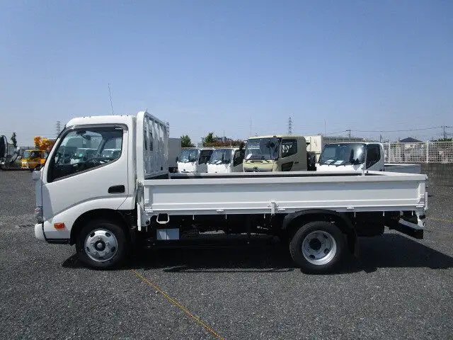 日野 デュトロ 小型 平ボディ 2RG-XZU645M R5の中古トラック画像6