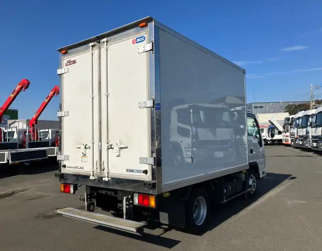 日産 アトラス 小型 冷凍冷蔵 低温 床ステンの中古トラック画像2