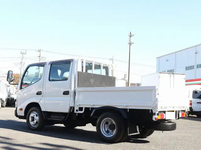 日野 デュトロ 小型 平ボディ Wキャブ TPG-XZU605Mの中古トラック画像6
