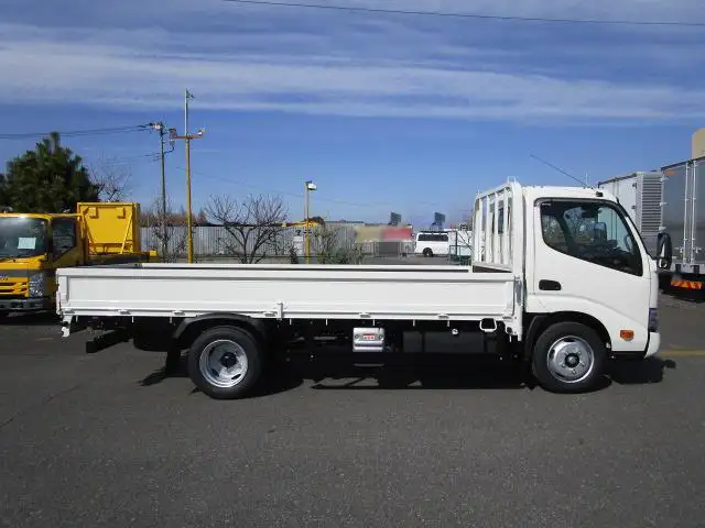 日野 デュトロ 小型 平ボディ 2RG-XZU655M R5の中古トラック画像2