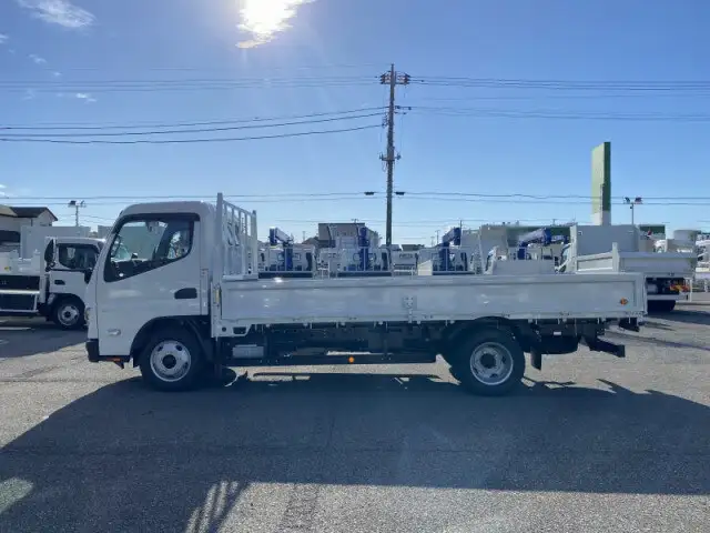 三菱 キャンター 小型 平ボディ 2RG-FEAV0 R5の中古トラック画像8