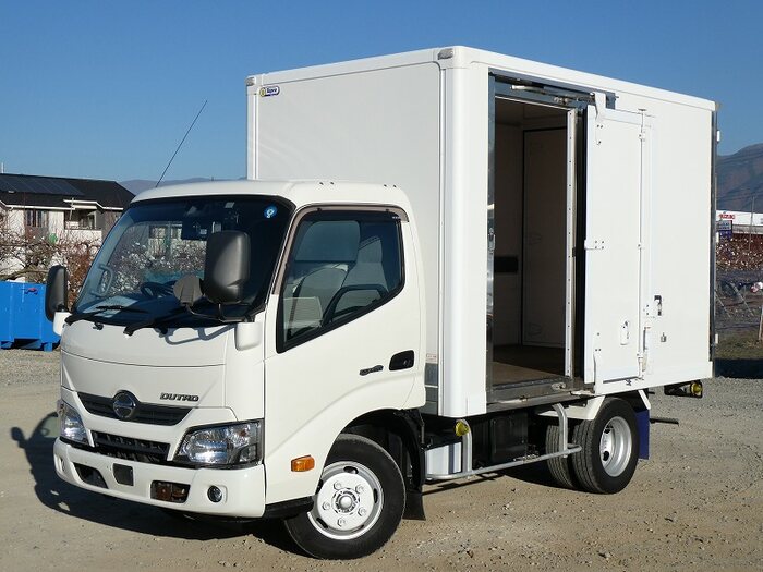 日野 デュトロ 小型 冷凍冷蔵 10尺 TKG-XZC605M