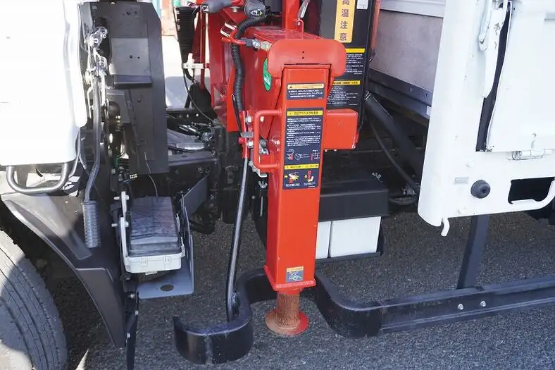 いすゞ エルフ 小型 クレーン付 床鉄板 3段の中古トラック画像8