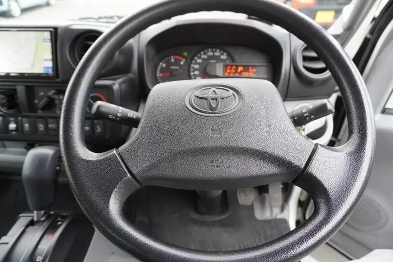 トヨタ ダイナ 小型 アルミバン サイドドア TPG-XZC605の中古トラック画像9