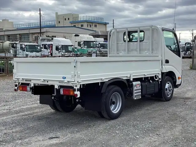 トヨタ ダイナ 小型 平ボディ 2RG-XZC605 R4の中古トラック画像3