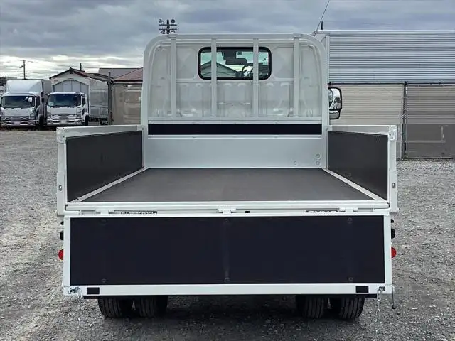トヨタ ダイナ 小型 平ボディ 2RG-XZC605 R4の中古トラック画像6