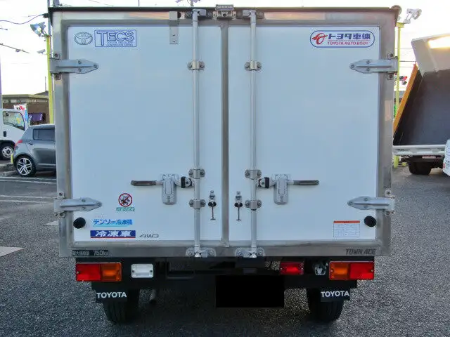 トヨタ タウンエース 小型 冷凍冷蔵 中温 S413Uの中古トラック画像3