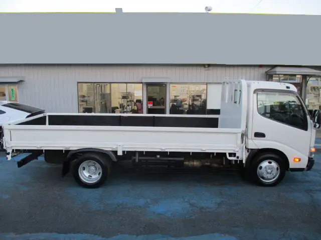 トヨタ ダイナ 小型 平ボディ 床鉄板 TKG-XZU655の中古トラック画像3
