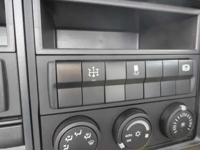 三菱 ファイター 中型/増トン 平ボディ ベッド 2KG-FK62Fの中古トラック画像10