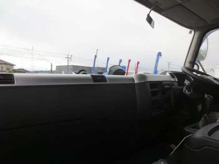 三菱 ファイター 中型/増トン 平ボディ ベッド 2KG-FK62Fの中古トラック画像12