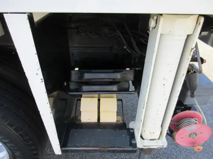 日野 デュトロ 小型 高所・建柱車 高所作業車 電工仕様の中古トラック画像15