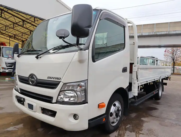 日野 デュトロ 小型 平ボディ TPG-XZU712M H30の中古トラック画像1