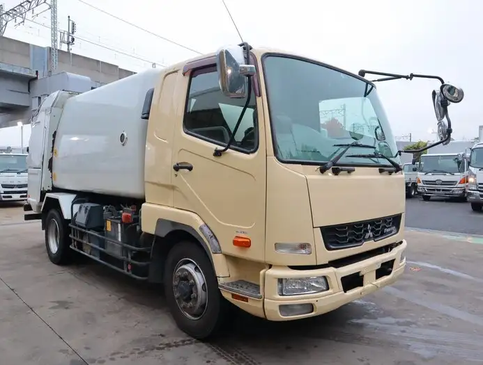 三菱 ファイター 中型/増トン パッカー車 巻き込み式 ベッドの中古トラック画像2