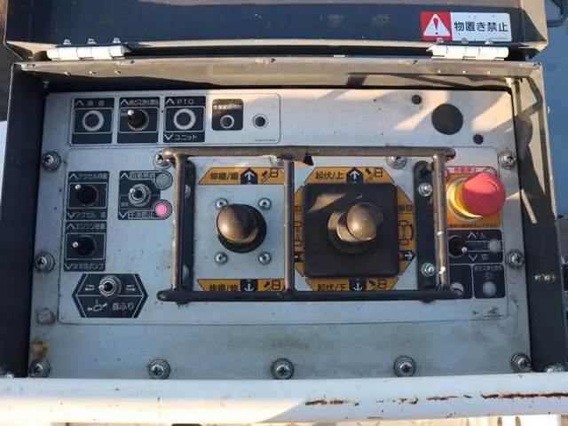 いすゞ エルフ 小型 高所・建柱車 高所作業車 2RG-NKR88ANの中古トラック画像9