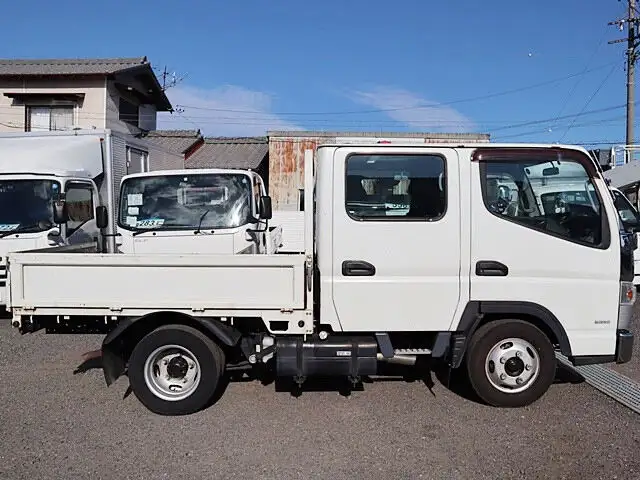 三菱 キャンター 小型 平ボディ Wキャブ TPG-FBA20の中古トラック画像3