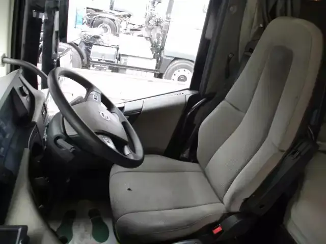 ボルボ トラック 大型 トラクター ハイルーフ 1デフの中古トラック画像9
