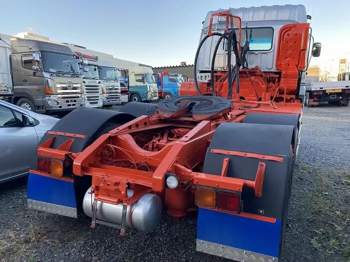 いすゞ ギガ 大型 トラクター ハイルーフ 2デフの中古トラック画像3