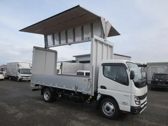 三菱 キャンター 小型 ウイング 2RG-FEAV0 R5の中古トラック画像9