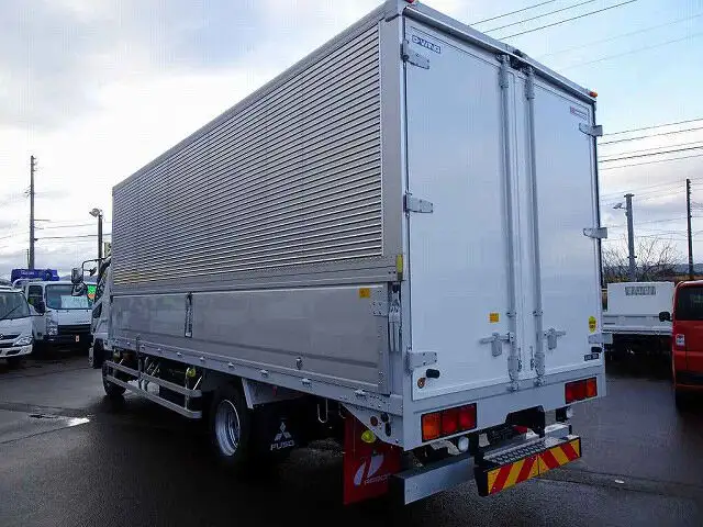 三菱 ファイター 中型/増トン ウイング エアサス ベッドの中古トラック画像4