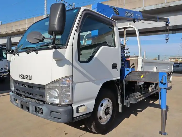いすゞ エルフ 小型 クレーン付 3段 ラジコンの中古トラック画像1