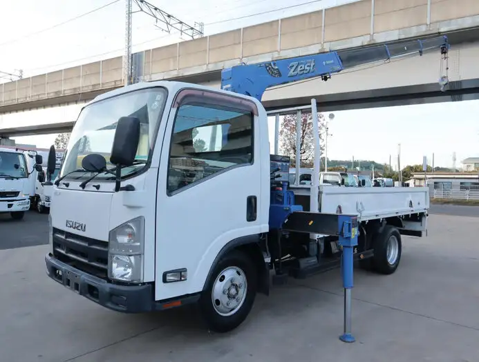 いすゞ エルフ 小型 クレーン付 4段 ラジコンの中古トラック画像1