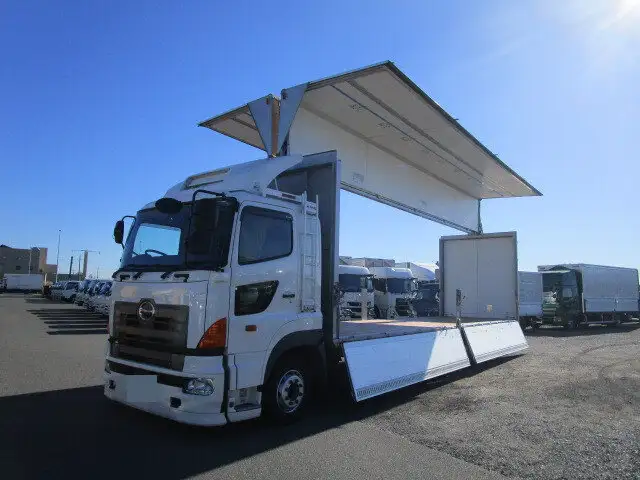 日野 プロフィア 大型 ウイング エアサス ベッドの中古トラック画像1