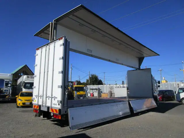 日野 プロフィア 大型 ウイング エアサス ベッドの中古トラック画像4