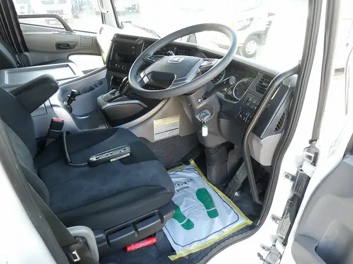 日産UD クオン 大型 トラクター ハイルーフ 1デフの中古トラック画像11