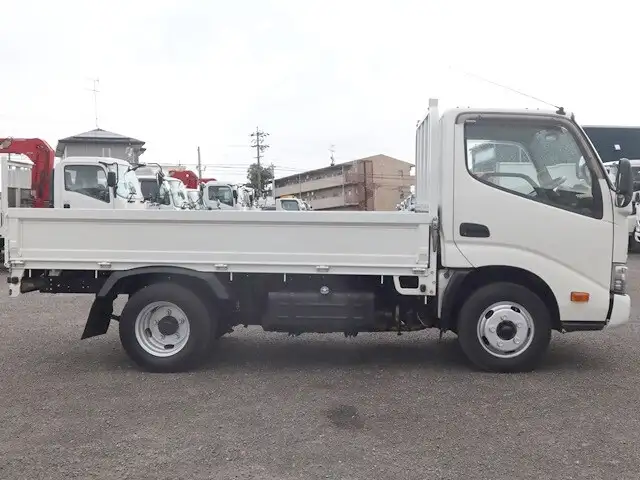 トヨタ ダイナ 小型 平ボディ TKG-XZC605 H29の中古トラック画像3