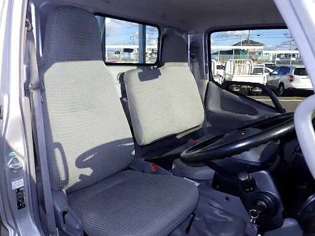 トヨタ ダイナ 小型 平ボディ TPG-XZU605 H29の中古トラック画像8