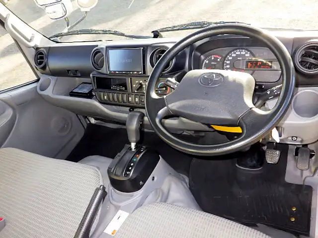 トヨタ ダイナ 小型 平ボディ TPG-XZU605 H29の中古トラック画像9