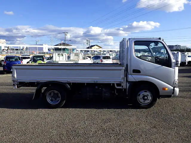トヨタ ダイナ 小型 平ボディ TPG-XZU605 H29の中古トラック画像2