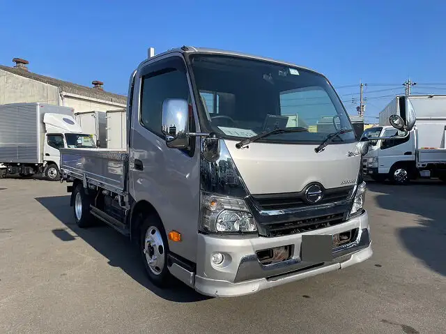 日野 デュトロ 小型 平ボディ TKG-XZU700M H28の中古トラック画像1