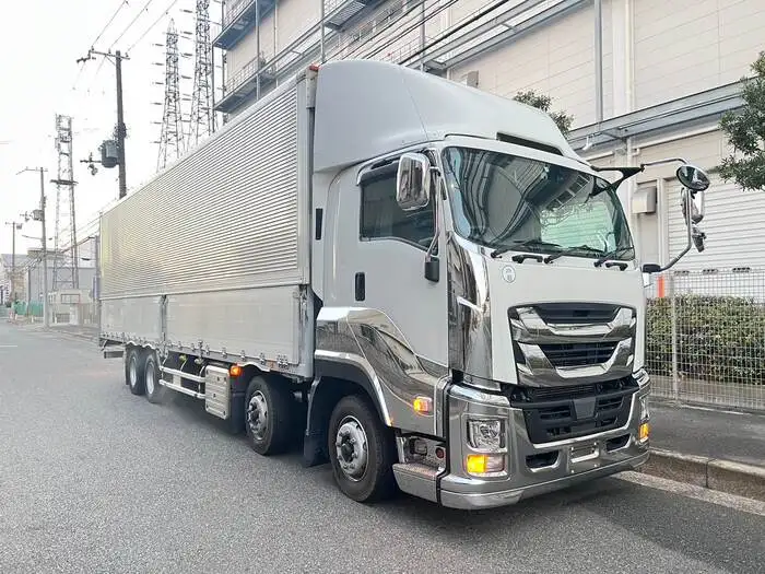 いすゞ ギガ 大型 ウイング ベッド 2PG-CYJ77Cの中古トラック画像3