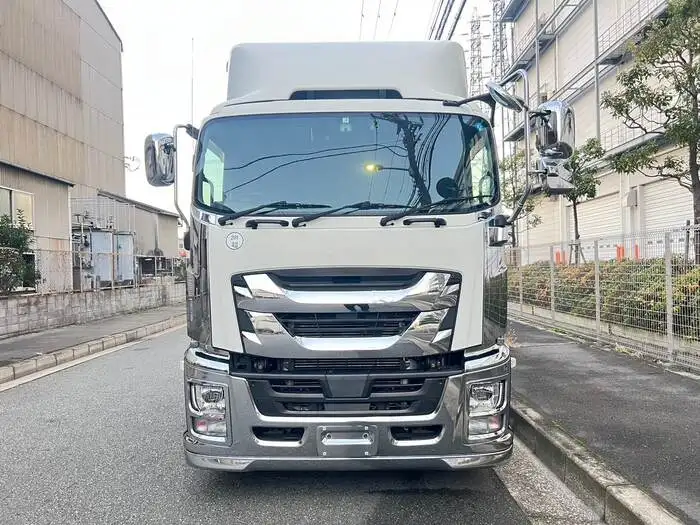 いすゞ ギガ 大型 ウイング ベッド 2PG-CYJ77Cの中古トラック画像2