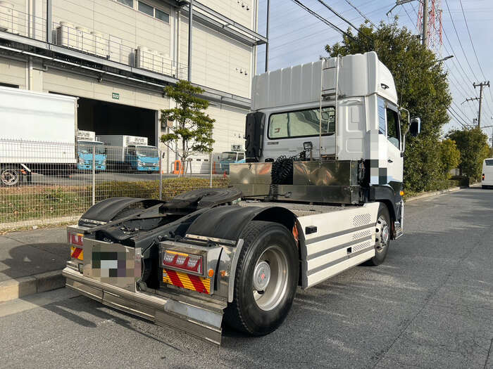 日産UD クオン 大型 トラクター ベッド QKG-GK6XAB｜画像4