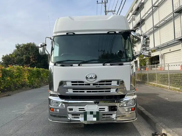 日産UD クオン 大型 トラクター ベッド QKG-GK6XABの中古トラック画像2