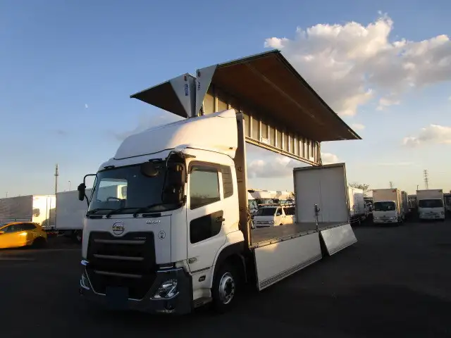 日産UD クオン 大型 ウイング エアサス ベッドの中古トラック画像8