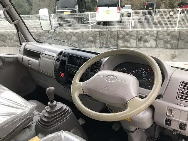 トヨタ ダイナ 小型 平ボディ 床鉄板 BDG-XZU424の中古トラック画像8