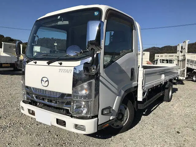 マツダ タイタン 小型 平ボディ TRG-LLR85AR H28の中古トラック画像1
