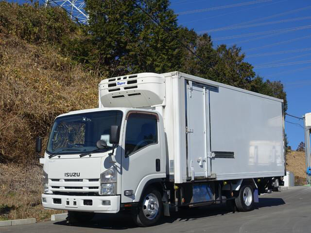 いすゞ エルフ 小型 アルミバン サイドドア 3枚観音 の中古トラック【車両No.154485】