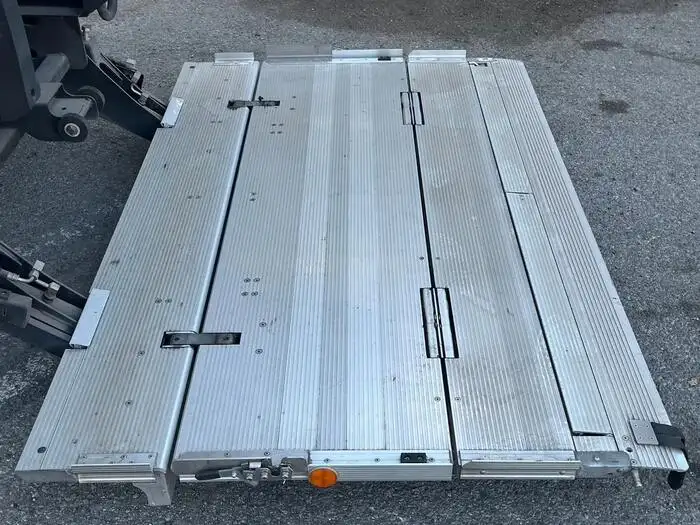 いすゞ エルフ 小型 冷凍冷蔵 低温 パワーゲートの中古トラック画像11