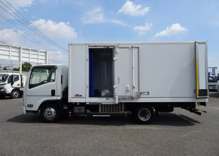いすゞ エルフ 小型 冷凍冷蔵 中温 床ステンの中古トラック画像3