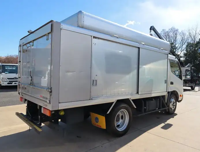 日野 デュトロ 小型 アルミバン ボトルカー TPG-XZU645Mの中古トラック画像3