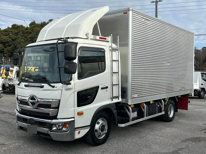 日野 レンジャー 中型/増トン アルミバン ベッド 2KG-FD2ABAの中古トラック画像1