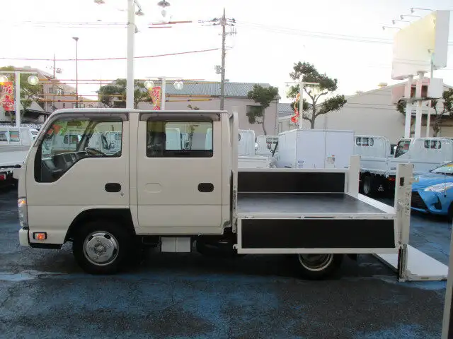 いすゞ エルフ 小型 平ボディ 10尺 TRG-NJR85A の中古トラック